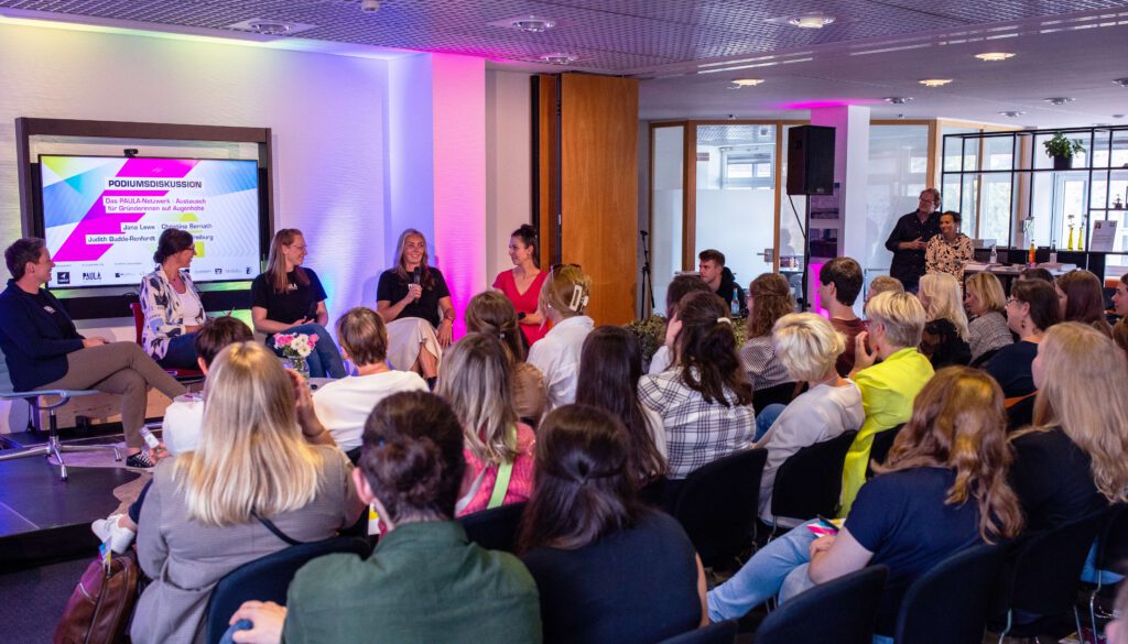Podiumsdiskussion beim Female Founders Event