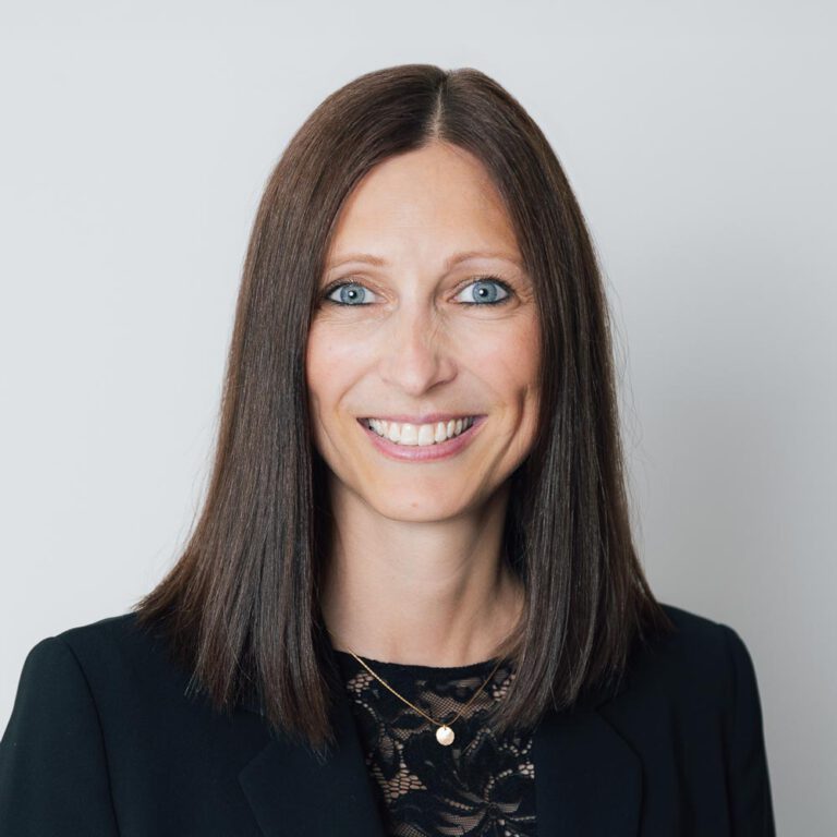 dana-kolbert-portrait